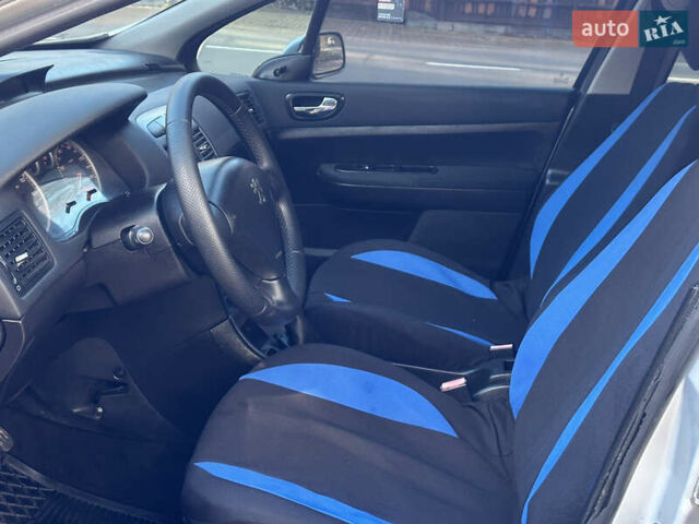 Сірий Пежо 307, об'ємом двигуна 1.4 л та пробігом 380 тис. км за 2999 $, фото 60 на Automoto.ua