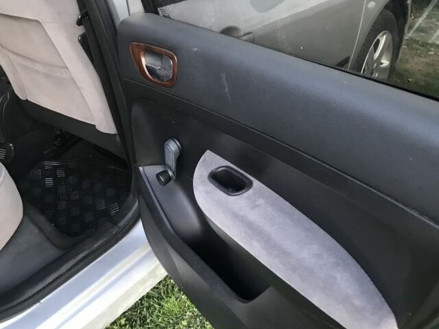 Сірий Пежо 307, об'ємом двигуна 1.4 л та пробігом 380 тис. км за 1500 $, фото 11 на Automoto.ua