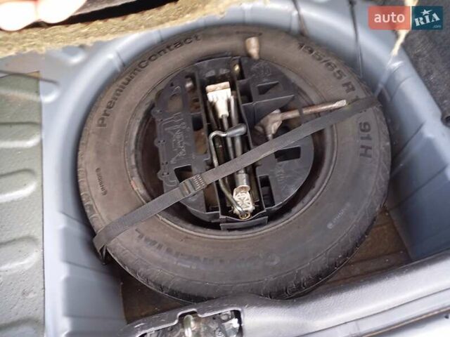 Сірий Пежо 307, об'ємом двигуна 2 л та пробігом 355 тис. км за 3300 $, фото 13 на Automoto.ua