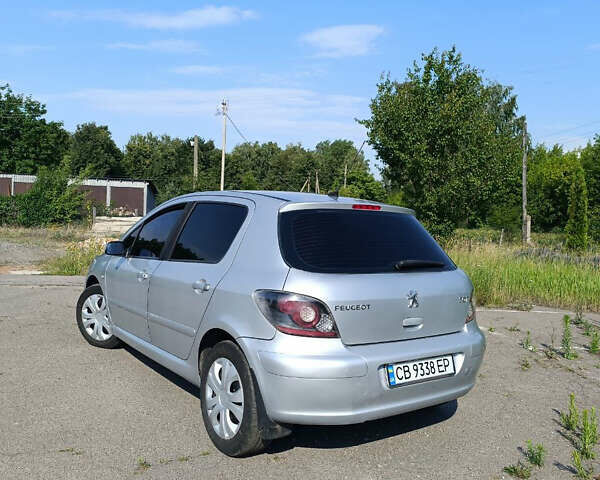 Сірий Пежо 307, об'ємом двигуна 1.6 л та пробігом 304 тис. км за 3100 $, фото 2 на Automoto.ua