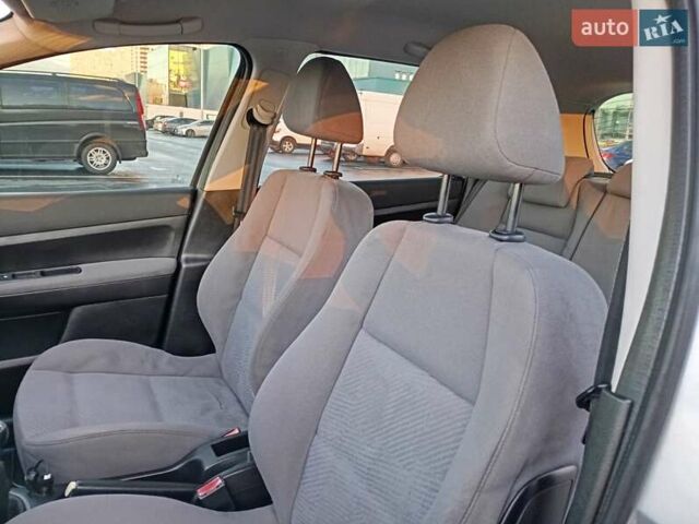 Сірий Пежо 307, об'ємом двигуна 2 л та пробігом 355 тис. км за 3300 $, фото 11 на Automoto.ua