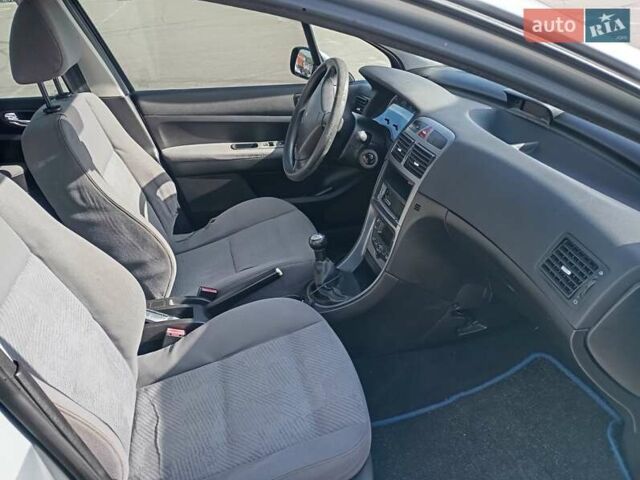 Сірий Пежо 307, об'ємом двигуна 2 л та пробігом 355 тис. км за 3300 $, фото 8 на Automoto.ua