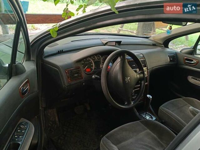 Серый Пежо 307, объемом двигателя 2 л и пробегом 260 тыс. км за 3500 $, фото 5 на Automoto.ua