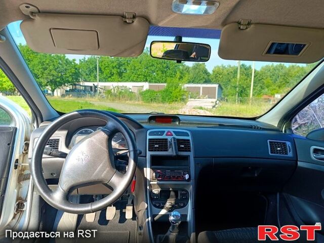 Сірий Пежо 307, об'ємом двигуна 1.6 л та пробігом 304 тис. км за 3200 $, фото 6 на Automoto.ua