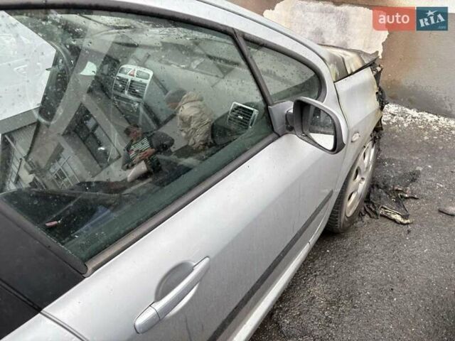 Серый Пежо 307, объемом двигателя 1.6 л и пробегом 200 тыс. км за 800 $, фото 2 на Automoto.ua