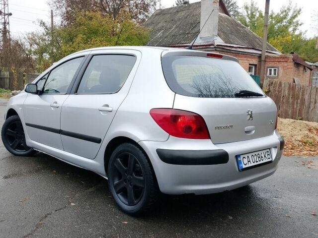 Сірий Пежо 307, об'ємом двигуна 1.6 л та пробігом 300 тис. км за 2800 $, фото 6 на Automoto.ua