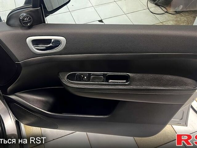 Серый Пежо 307, объемом двигателя 2 л и пробегом 265 тыс. км за 5000 $, фото 7 на Automoto.ua