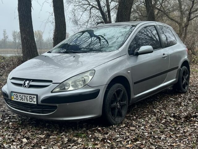 Серый Пежо 307, объемом двигателя 1.4 л и пробегом 312 тыс. км за 2300 $, фото 1 на Automoto.ua