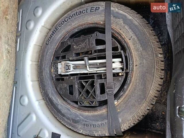 Сірий Пежо 307, об'ємом двигуна 1.4 л та пробігом 360 тис. км за 3700 $, фото 42 на Automoto.ua