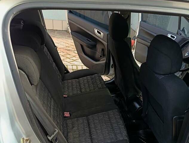 Сірий Пежо 307, об'ємом двигуна 1.4 л та пробігом 360 тис. км за 3700 $, фото 10 на Automoto.ua