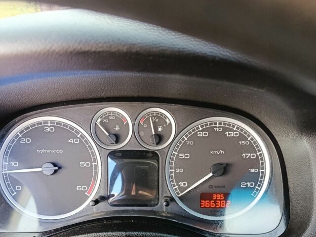 Сірий Пежо 307, об'ємом двигуна 1.4 л та пробігом 360 тис. км за 3700 $, фото 6 на Automoto.ua