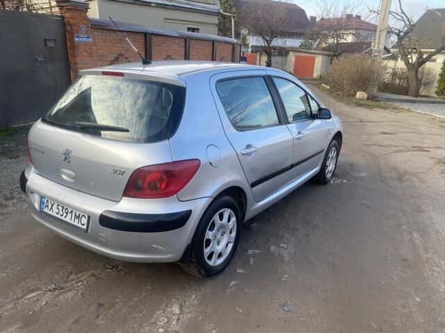 Серый Пежо 307, объемом двигателя 1.4 л и пробегом 200 тыс. км за 2950 $, фото 3 на Automoto.ua