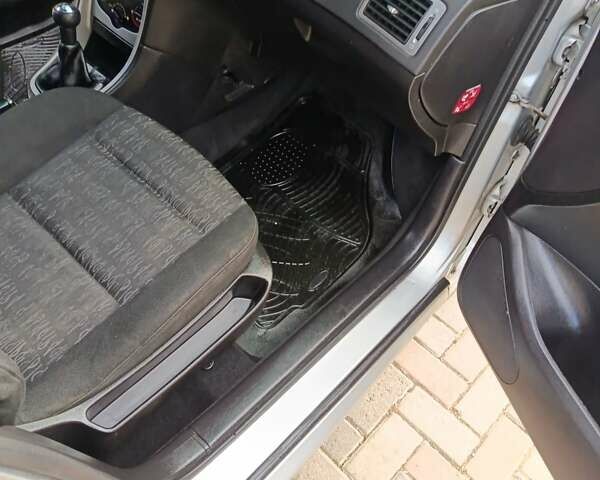 Сірий Пежо 307, об'ємом двигуна 1.4 л та пробігом 360 тис. км за 3700 $, фото 36 на Automoto.ua