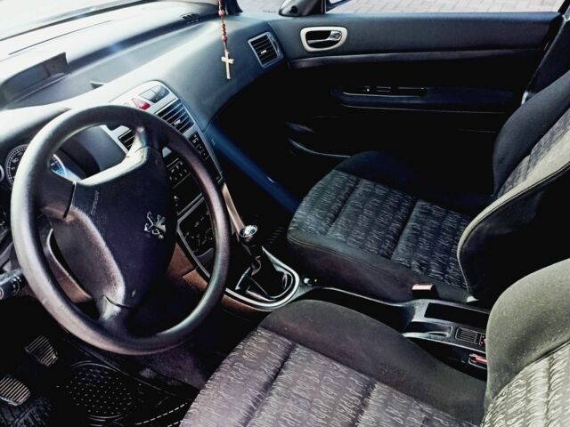 Сірий Пежо 307, об'ємом двигуна 1.4 л та пробігом 360 тис. км за 3700 $, фото 9 на Automoto.ua