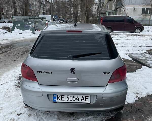 Серый Пежо 307, объемом двигателя 2 л и пробегом 260 тыс. км за 4000 $, фото 5 на Automoto.ua