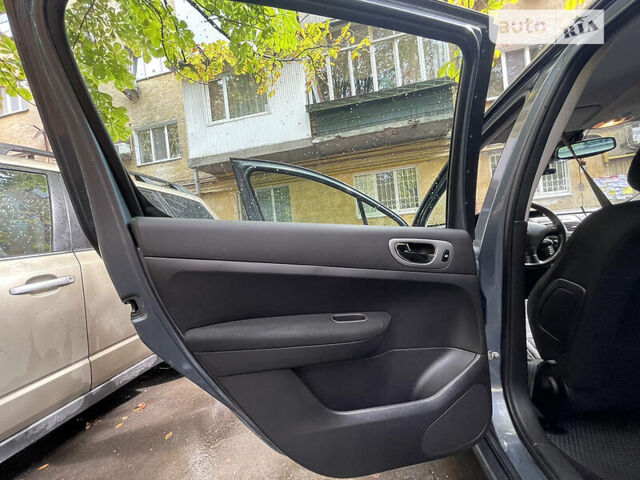 Сірий Пежо 307, об'ємом двигуна 1.6 л та пробігом 198 тис. км за 4500 $, фото 24 на Automoto.ua