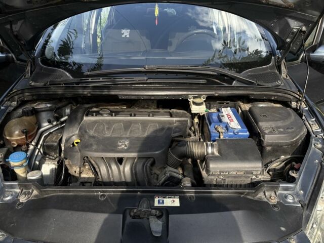 Серый Пежо 307, объемом двигателя 2 л и пробегом 350 тыс. км за 4000 $, фото 6 на Automoto.ua