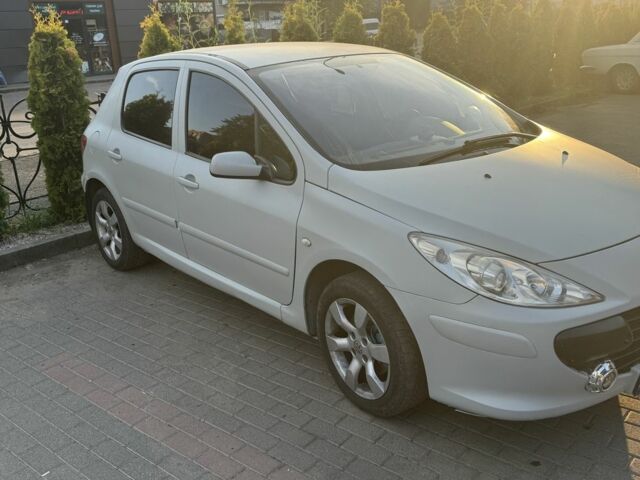 Серый Пежо 307, объемом двигателя 2 л и пробегом 254 тыс. км за 3500 $, фото 2 на Automoto.ua