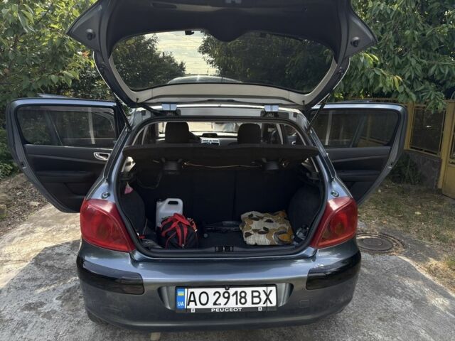 Серый Пежо 307, объемом двигателя 2 л и пробегом 350 тыс. км за 4000 $, фото 7 на Automoto.ua