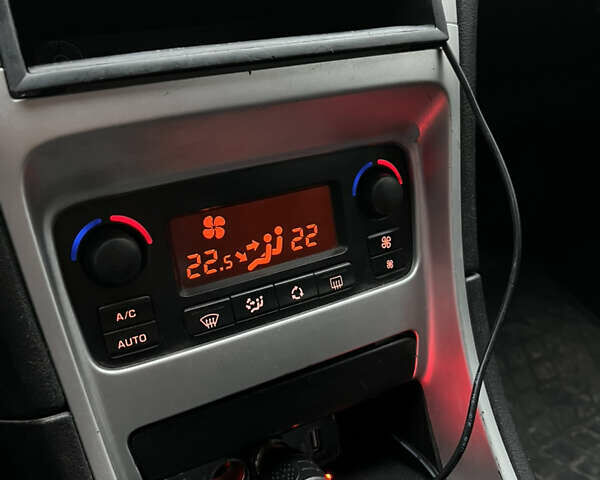 Сірий Пежо 307, об'ємом двигуна 2 л та пробігом 337 тис. км за 3300 $, фото 12 на Automoto.ua