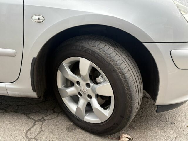 Серый Пежо 307, объемом двигателя 2 л и пробегом 180 тыс. км за 5300 $, фото 7 на Automoto.ua