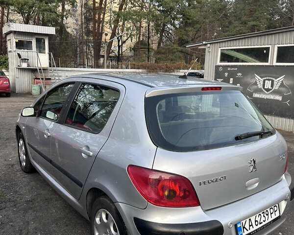 Сірий Пежо 307, об'ємом двигуна 1.59 л та пробігом 222 тис. км за 3500 $, фото 3 на Automoto.ua