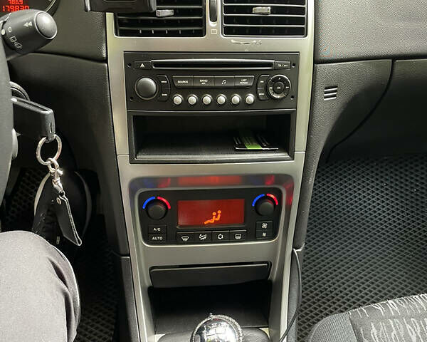 Сірий Пежо 307, об'ємом двигуна 1.6 л та пробігом 198 тис. км за 4500 $, фото 11 на Automoto.ua