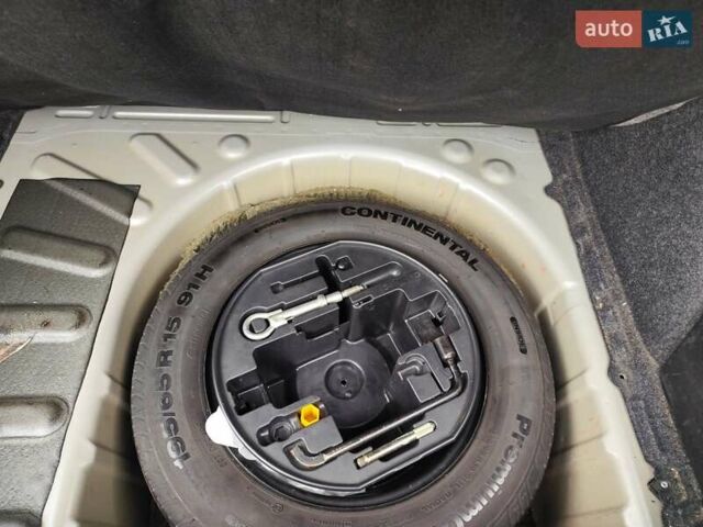 Серый Пежо 307, объемом двигателя 1.59 л и пробегом 146 тыс. км за 4300 $, фото 8 на Automoto.ua