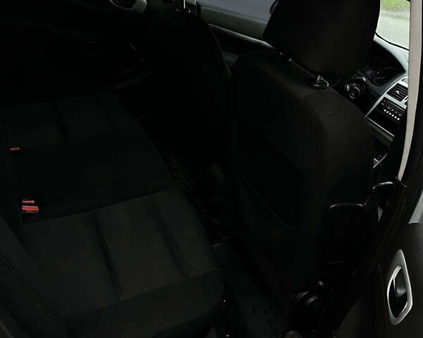 Сірий Пежо 307, об'ємом двигуна 2 л та пробігом 337 тис. км за 3300 $, фото 17 на Automoto.ua