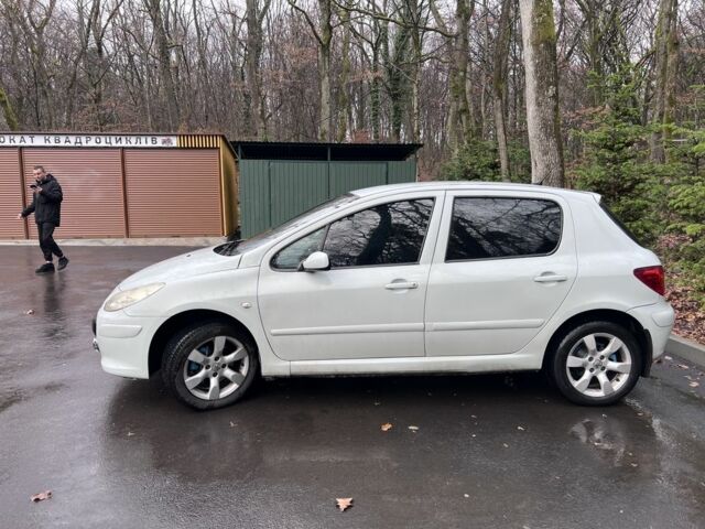 Сірий Пежо 307, об'ємом двигуна 2 л та пробігом 275 тис. км за 3500 $, фото 1 на Automoto.ua