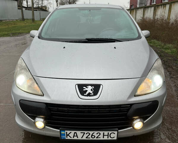Сірий Пежо 307, об'ємом двигуна 2 л та пробігом 337 тис. км за 3300 $, фото 8 на Automoto.ua