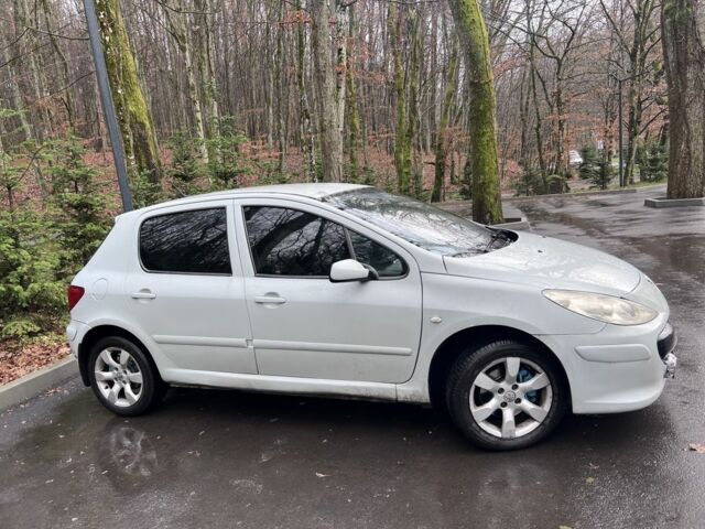 Сірий Пежо 307, об'ємом двигуна 2 л та пробігом 275 тис. км за 3500 $, фото 2 на Automoto.ua
