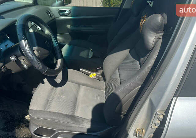 Серый Пежо 307, объемом двигателя 2 л и пробегом 260 тыс. км за 3200 $, фото 14 на Automoto.ua