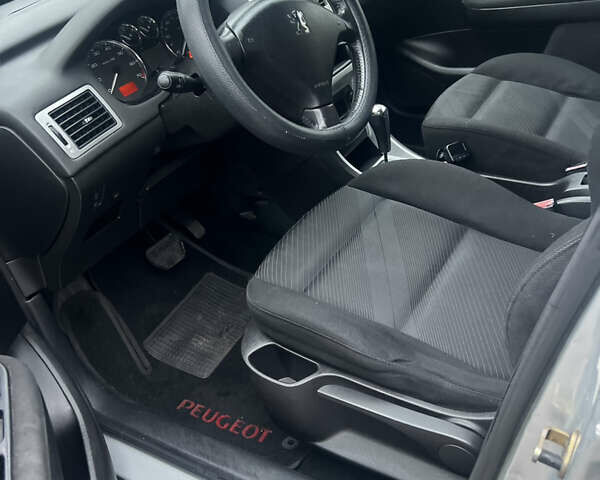 Серый Пежо 307, объемом двигателя 1.59 л и пробегом 246 тыс. км за 3600 $, фото 13 на Automoto.ua