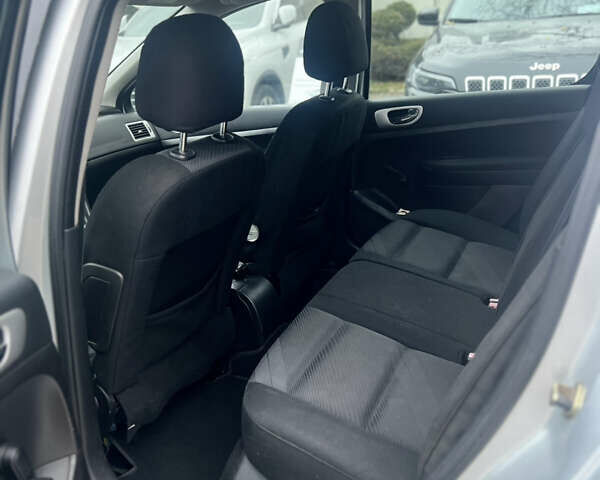 Серый Пежо 307, объемом двигателя 1.59 л и пробегом 246 тыс. км за 3600 $, фото 7 на Automoto.ua