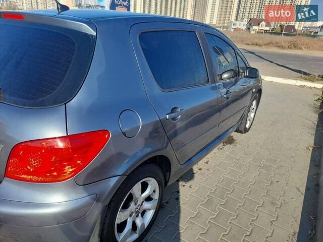 Серый Пежо 307, объемом двигателя 2 л и пробегом 185 тыс. км за 4100 $, фото 3 на Automoto.ua