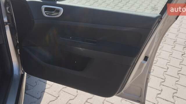 Сірий Пежо 307, об'ємом двигуна 2 л та пробігом 174 тис. км за 4600 $, фото 13 на Automoto.ua