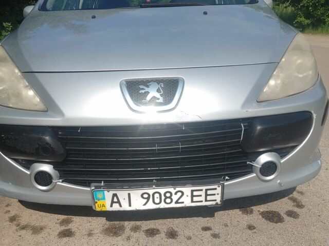 Серый Пежо 307, объемом двигателя 0 л и пробегом 144 тыс. км за 4200 $, фото 1 на Automoto.ua