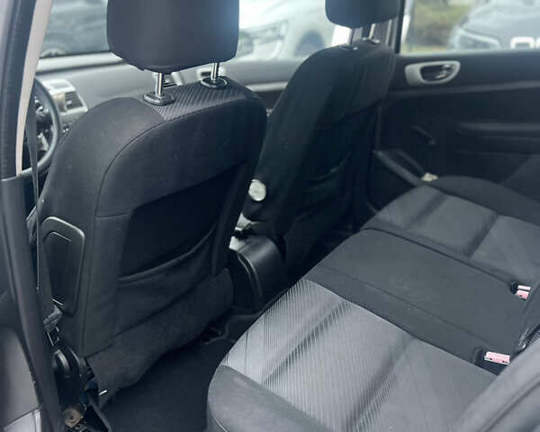 Серый Пежо 307, объемом двигателя 1.59 л и пробегом 246 тыс. км за 3600 $, фото 14 на Automoto.ua