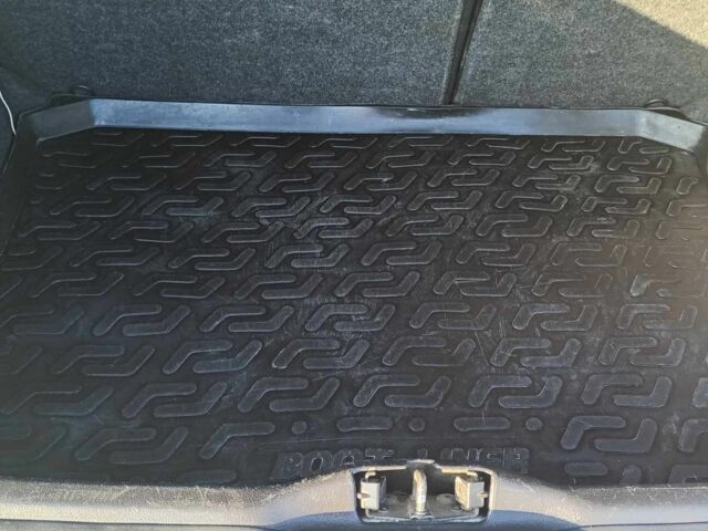 Серый Пежо 307, объемом двигателя 1.6 л и пробегом 241 тыс. км за 4200 $, фото 7 на Automoto.ua