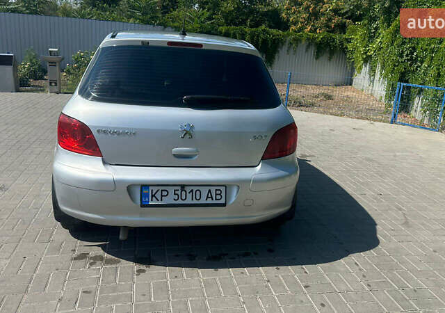 Серый Пежо 307, объемом двигателя 2 л и пробегом 260 тыс. км за 3200 $, фото 1 на Automoto.ua