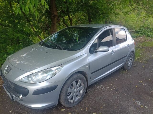 Серый Пежо 307, объемом двигателя 1.6 л и пробегом 342 тыс. км за 3200 $, фото 7 на Automoto.ua