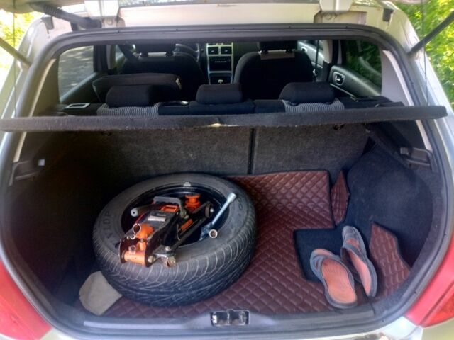 Серый Пежо 307, объемом двигателя 1.6 л и пробегом 342 тыс. км за 3200 $, фото 8 на Automoto.ua