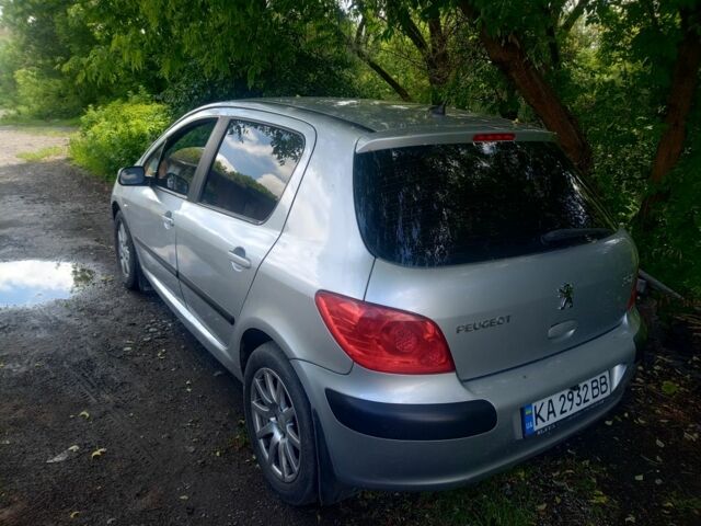 Серый Пежо 307, объемом двигателя 1.6 л и пробегом 342 тыс. км за 3200 $, фото 1 на Automoto.ua
