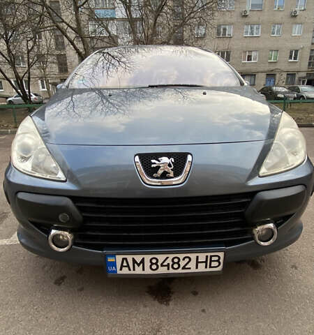 Серый Пежо 307, объемом двигателя 1.56 л и пробегом 286 тыс. км за 3900 $, фото 2 на Automoto.ua