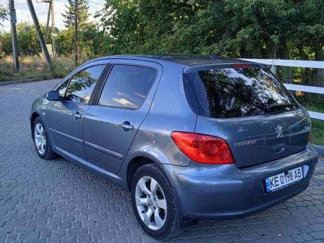 Серый Пежо 307, объемом двигателя 2 л и пробегом 193 тыс. км за 4500 $, фото 2 на Automoto.ua