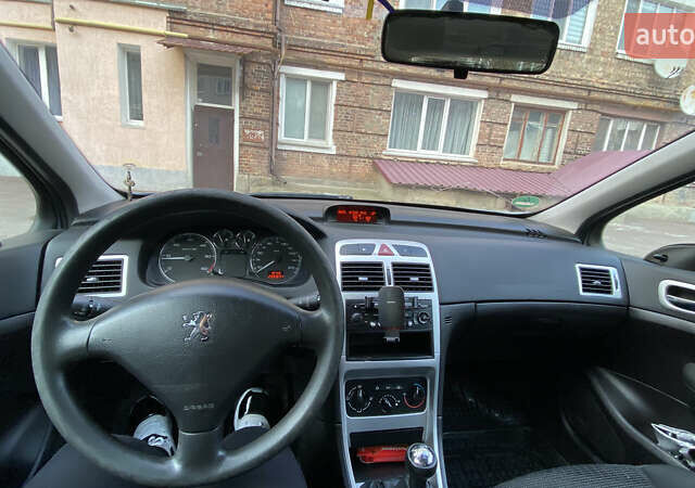 Серый Пежо 307, объемом двигателя 1.56 л и пробегом 286 тыс. км за 3900 $, фото 13 на Automoto.ua