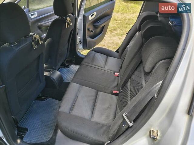 Серый Пежо 307, объемом двигателя 2 л и пробегом 185 тыс. км за 4400 $, фото 37 на Automoto.ua