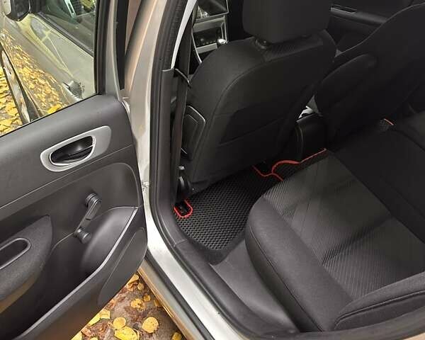 Серый Пежо 307, объемом двигателя 2 л и пробегом 89 тыс. км за 6300 $, фото 2 на Automoto.ua