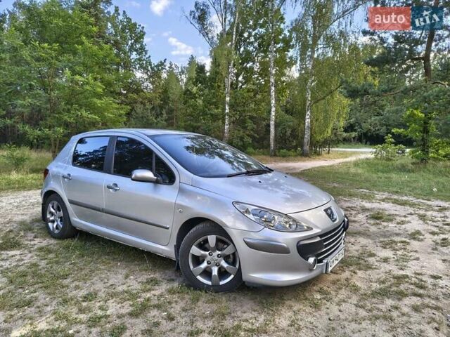 Серый Пежо 307, объемом двигателя 2 л и пробегом 185 тыс. км за 4400 $, фото 2 на Automoto.ua